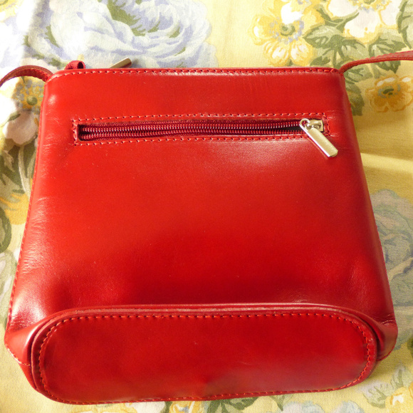Vera Pelle Crossbody Bag - Picture 3 of 8